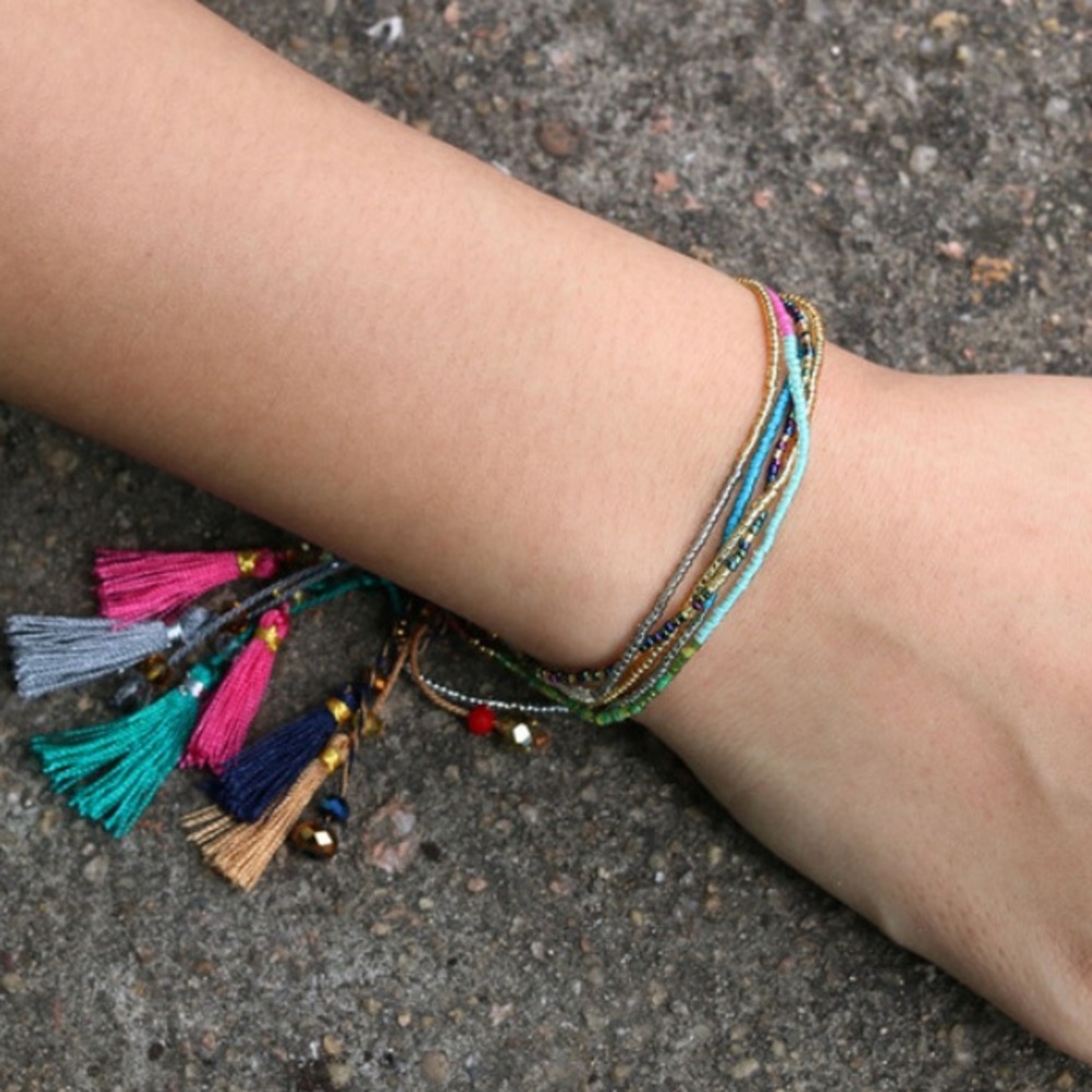 In Stock ! Tassel Bracelet. - Picture 4 of 5